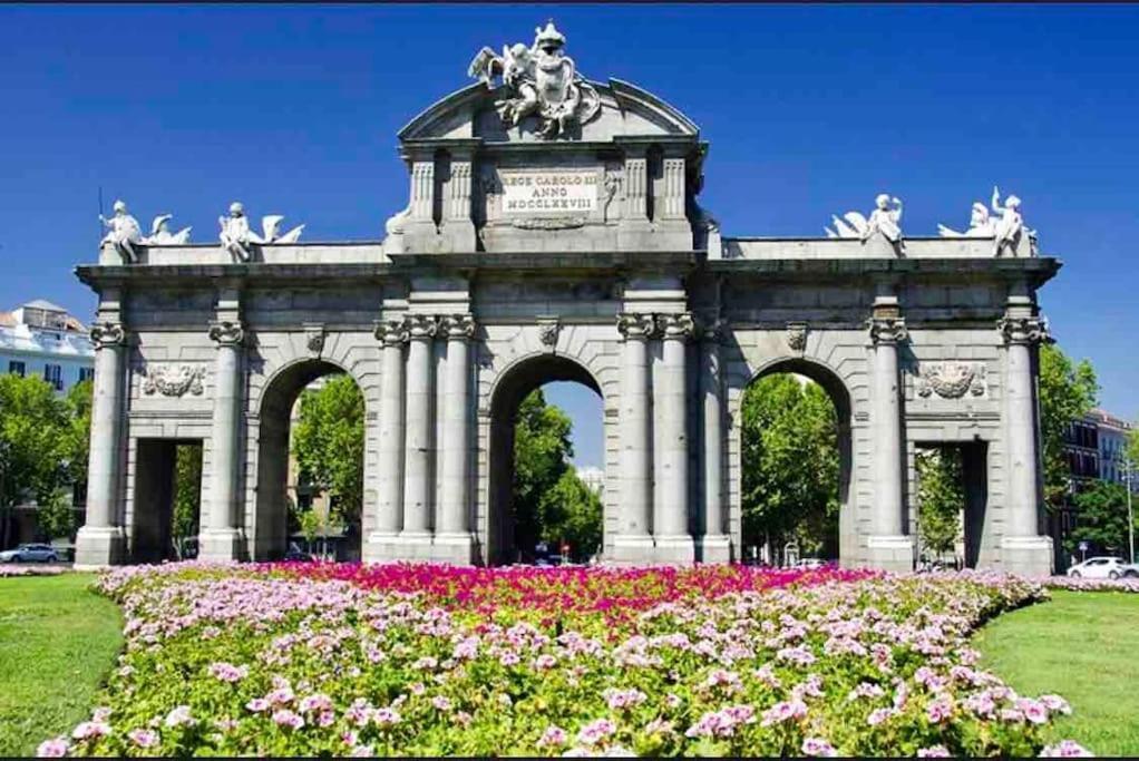 Céntrico y cómodo apto en Opera - Palacio Real Madri Exterior foto